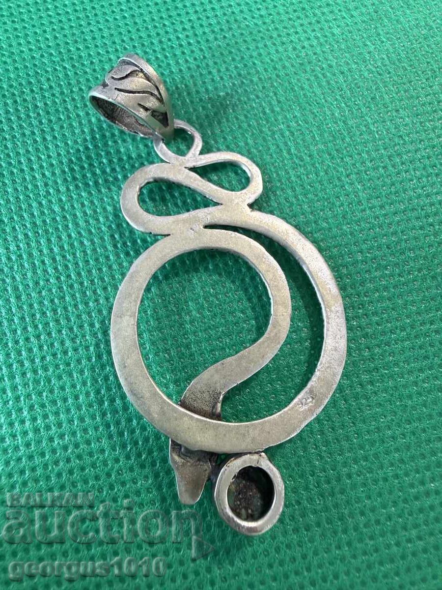 Доставка на Сребърна висуклка №7747