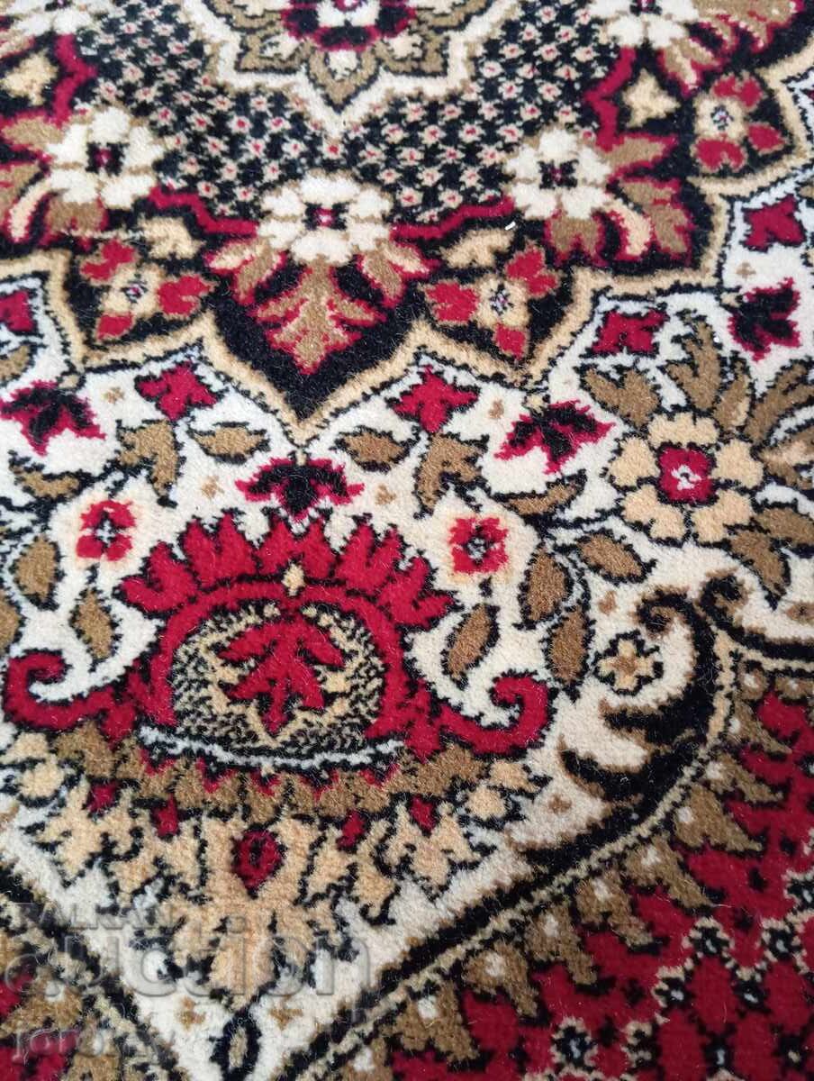 Livrarea Frumos covor de lână Livrarea Frumos covor de lână