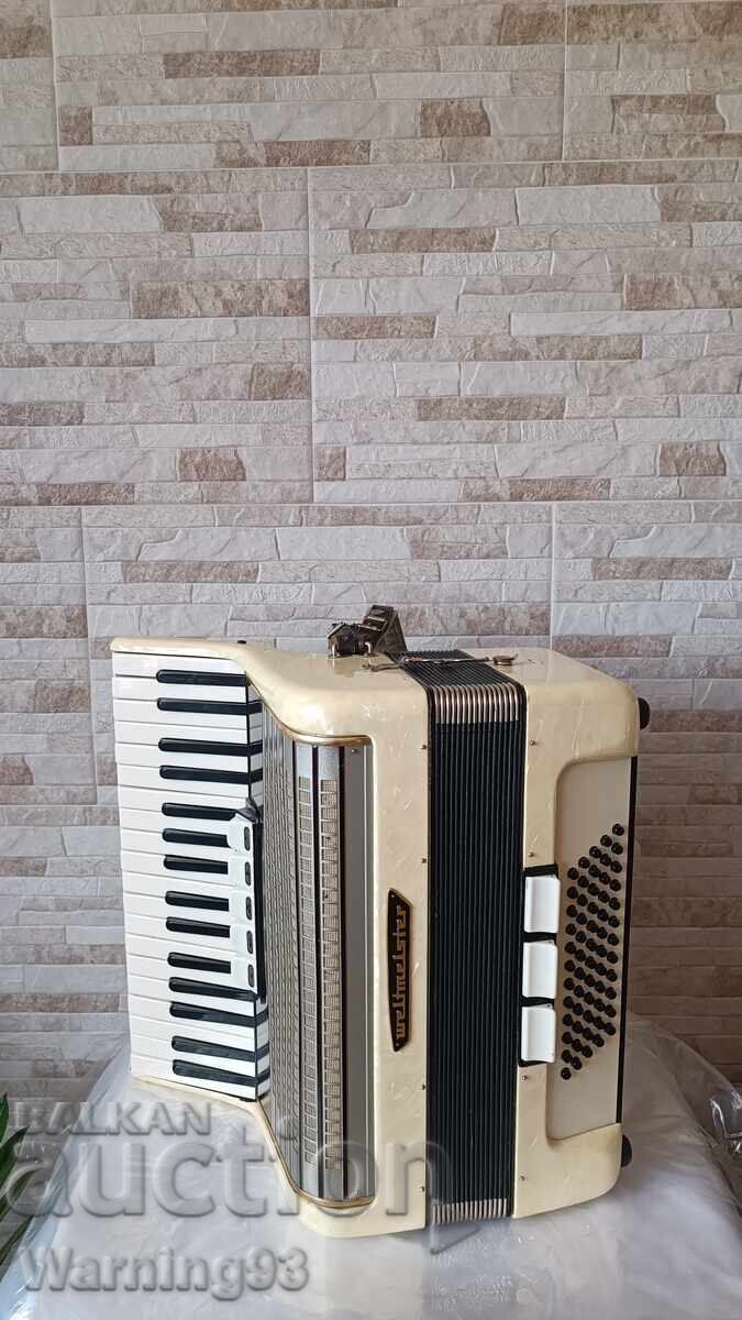 Акордеон - Weltmeister - 60 баса - Made in GDR Акордеон - Weltmeister - 60 баса - Made in GDR