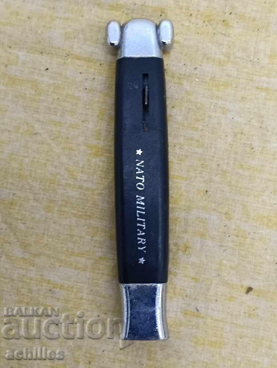 Cuțit automat defect