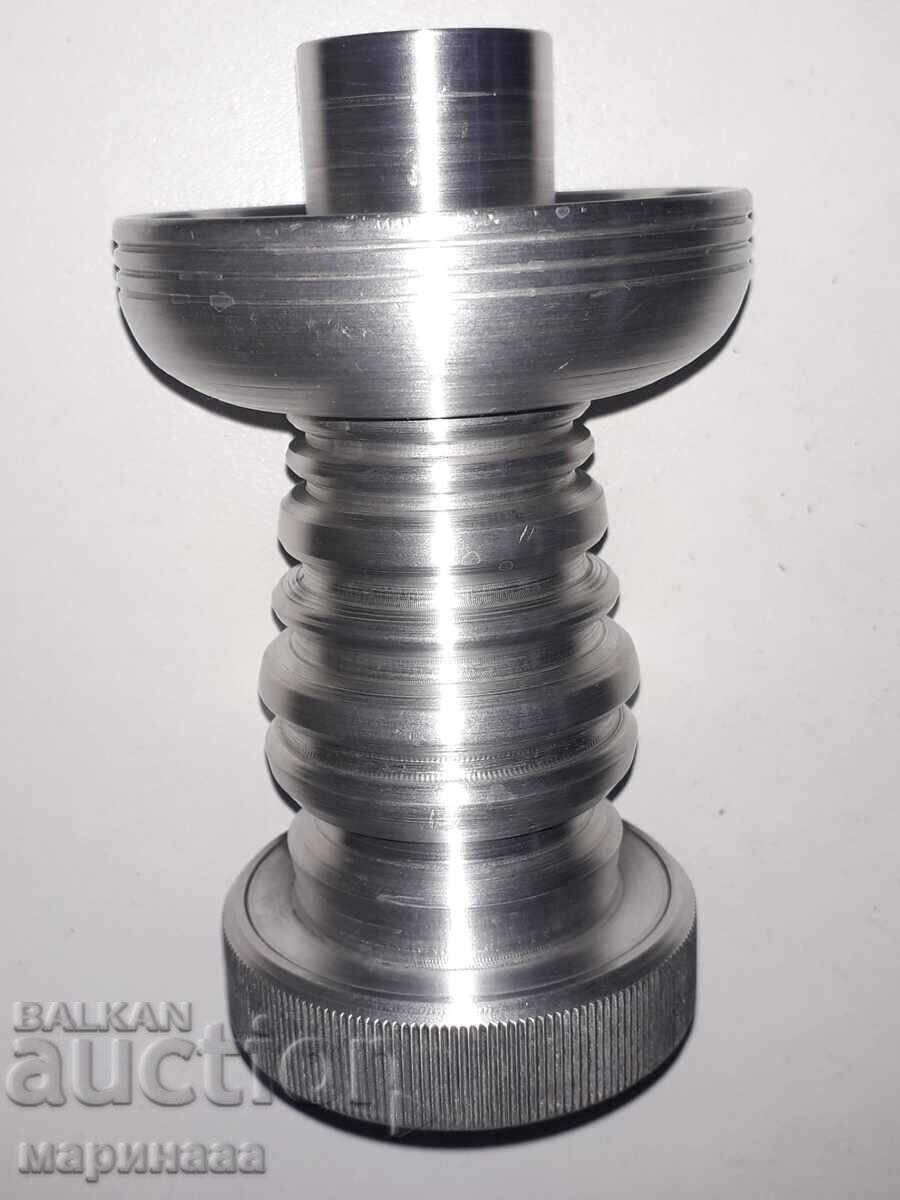 Κηροπήγιο. Μασίφ αλουμίνιο με τιμή € 2.60 | 5.09 BGN