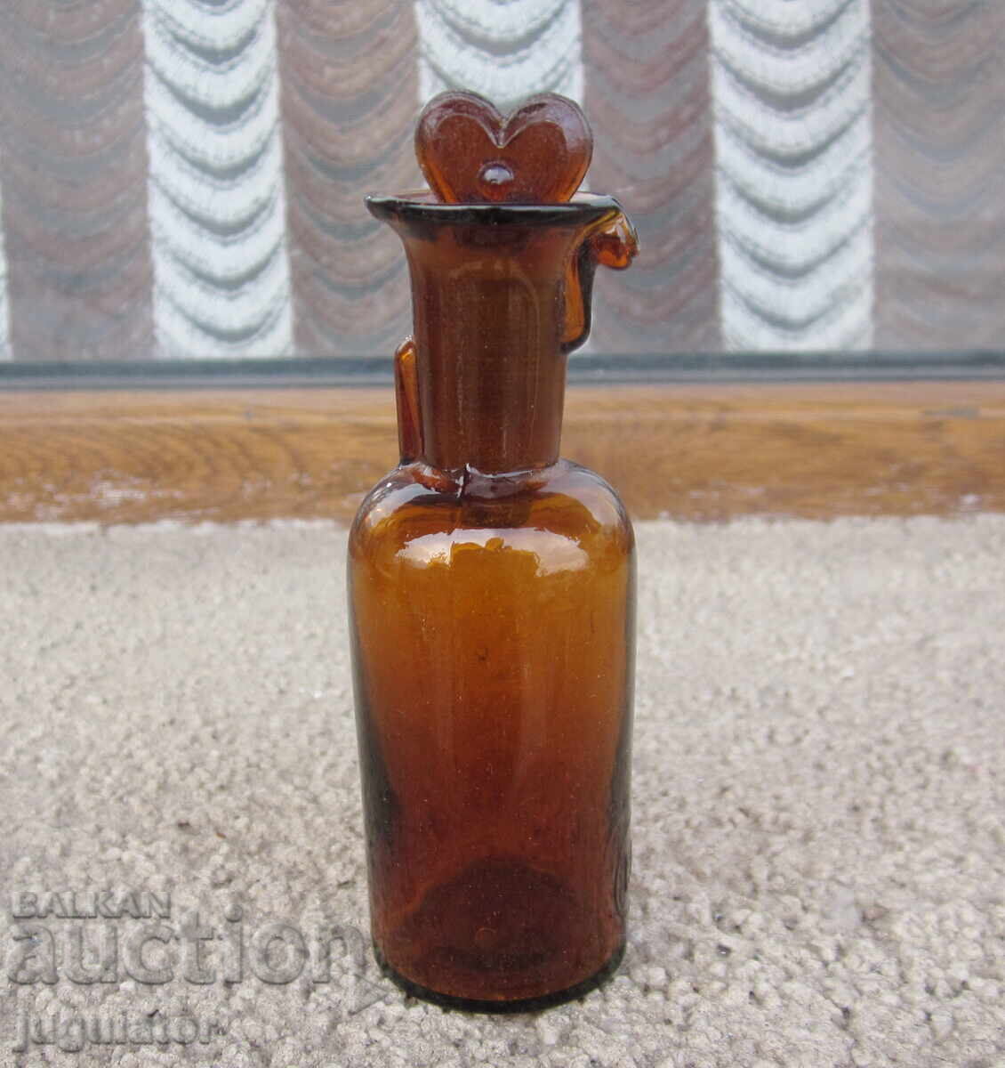 старо Германско медицинско аптекарско стъклено шише L-H с цена € 12.50 | 24.45 лв.