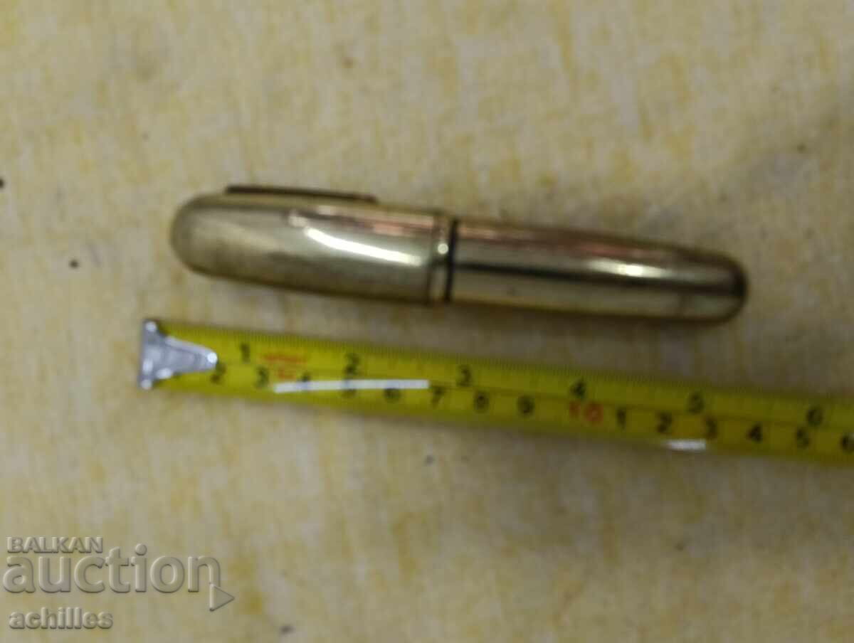 Интересна стара химикалка с цена € 5.00 | 9.78 лв.