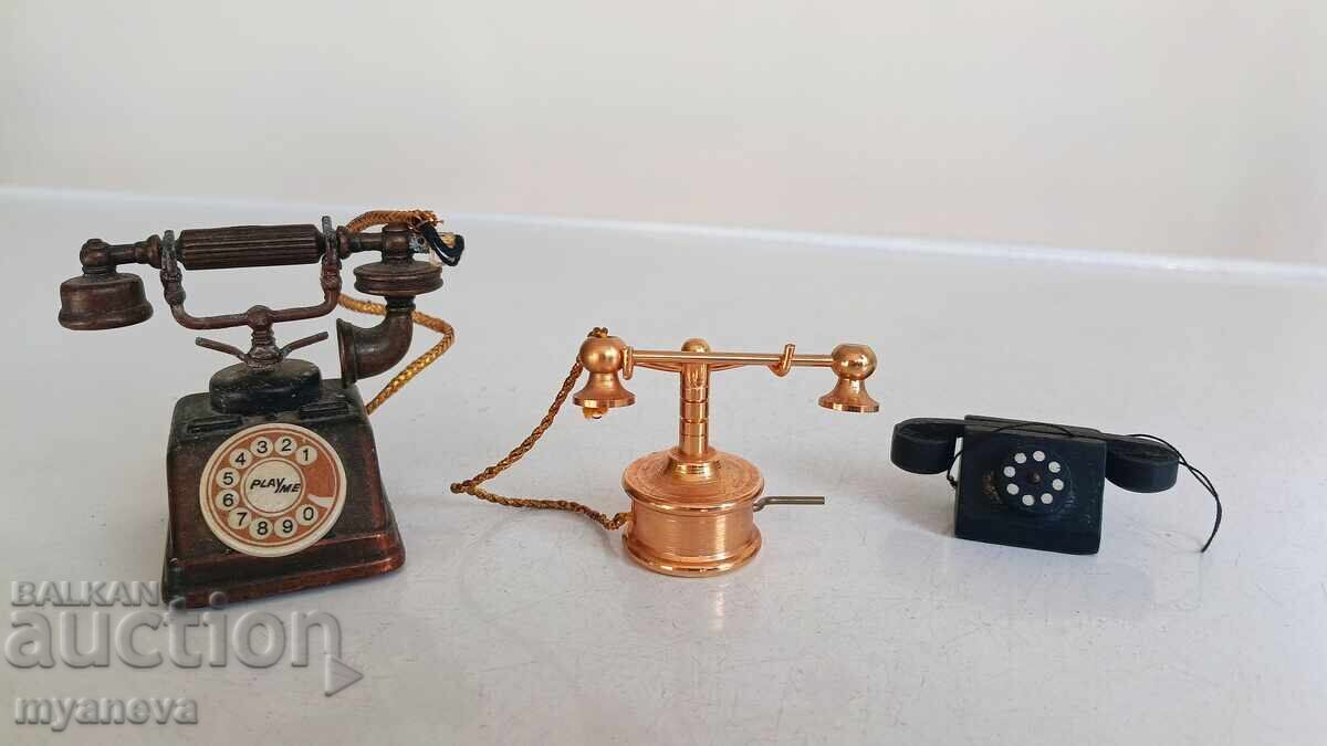 Telefoane vintage, figurine miniaturale de colecție Telefoane vintage, figurine miniaturale de colecție