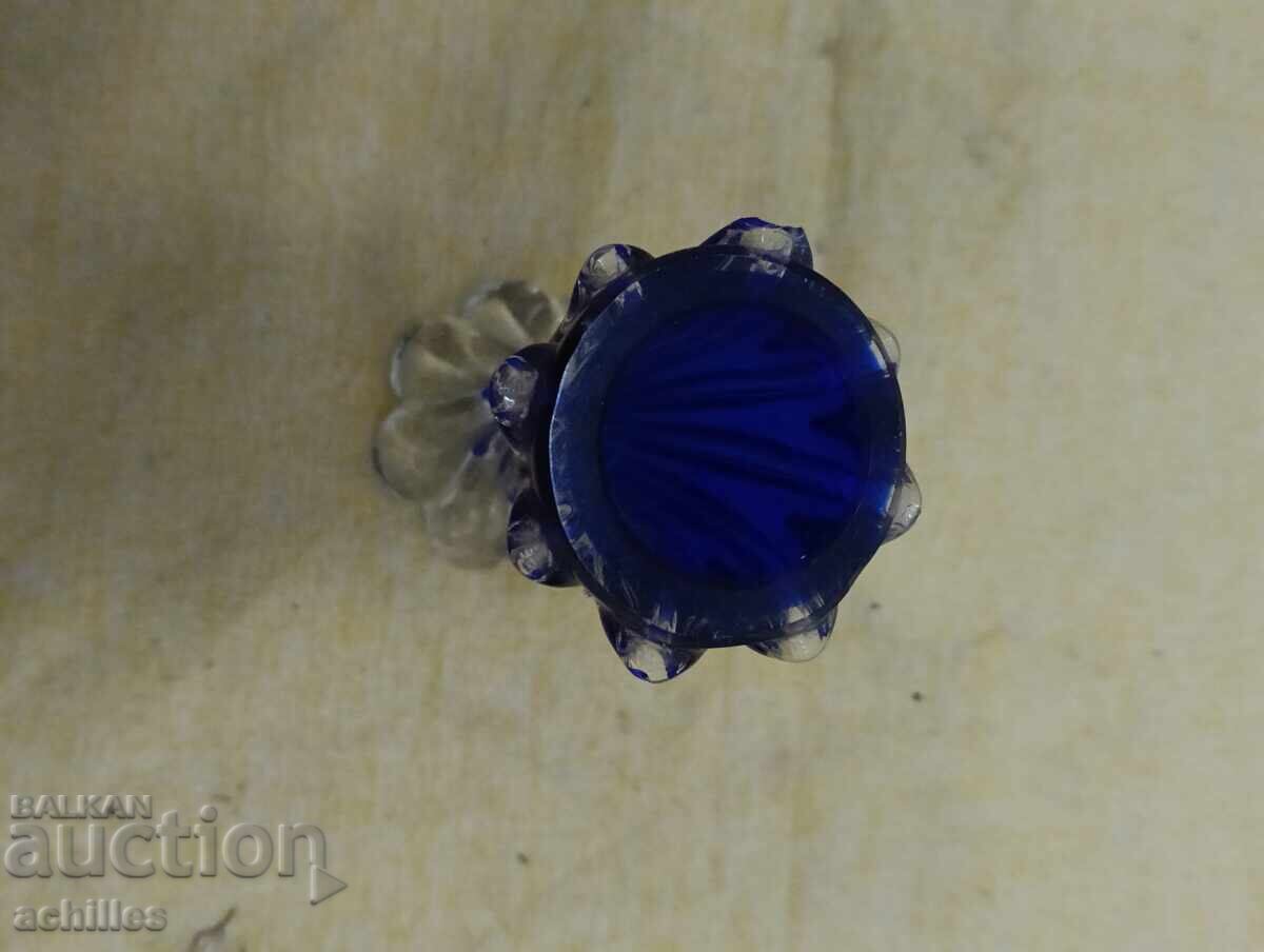 Красива синя ваза с цена € 0.01 | 0.02 лв.