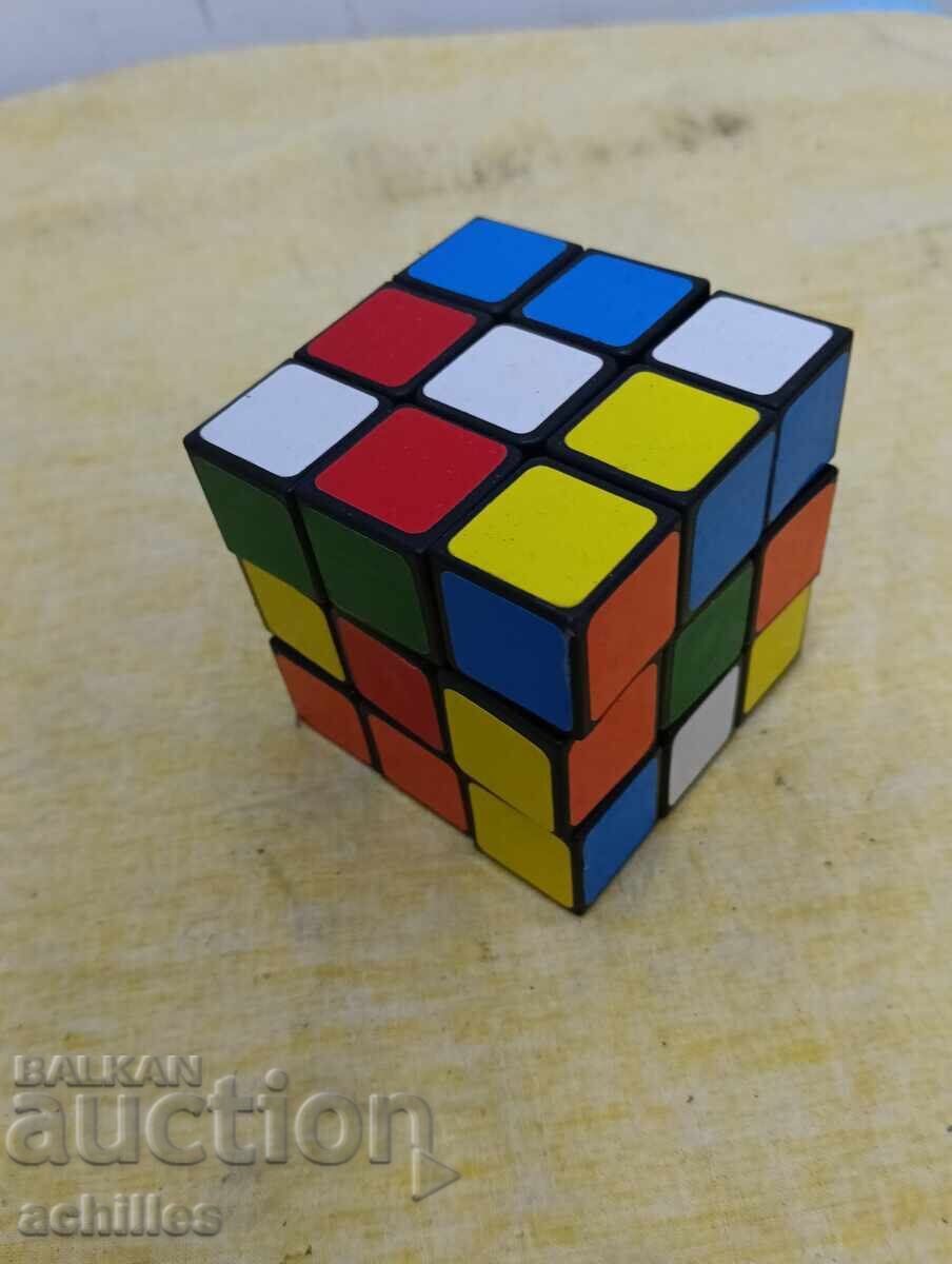 Руби куб с цена € 4.00 | 7.82 лв.