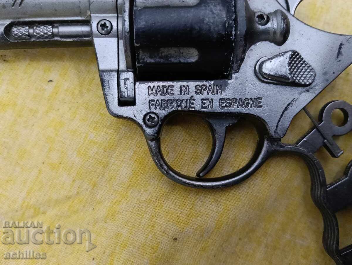 Pistol spaniol cu capse cu preț € 4.00 | 7.82 BGN