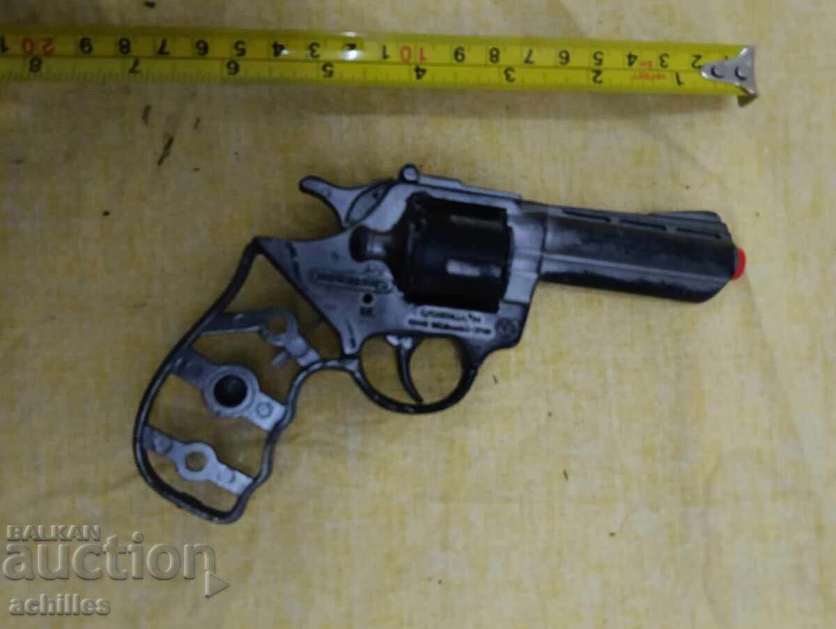 Spanish pistol with a cap - 5