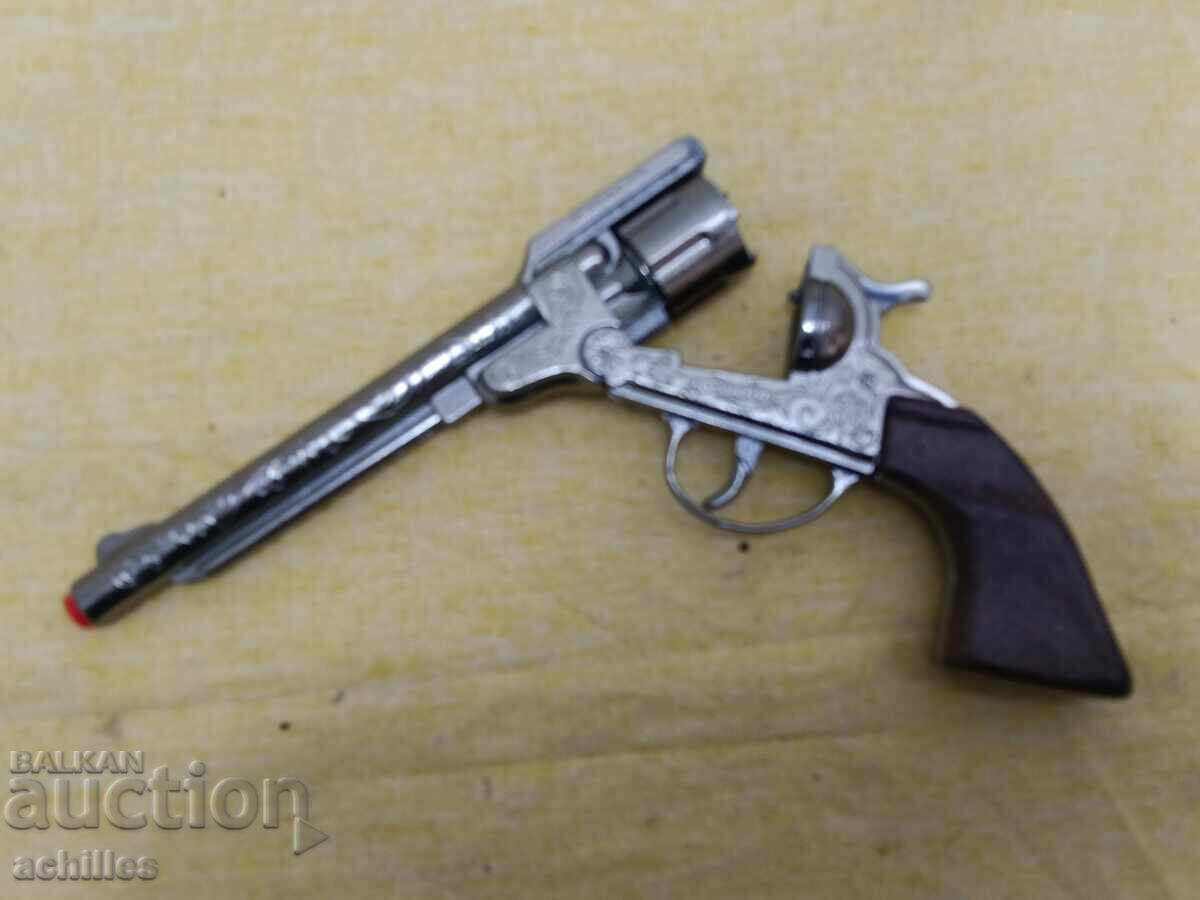 Spanish pistol with a cap