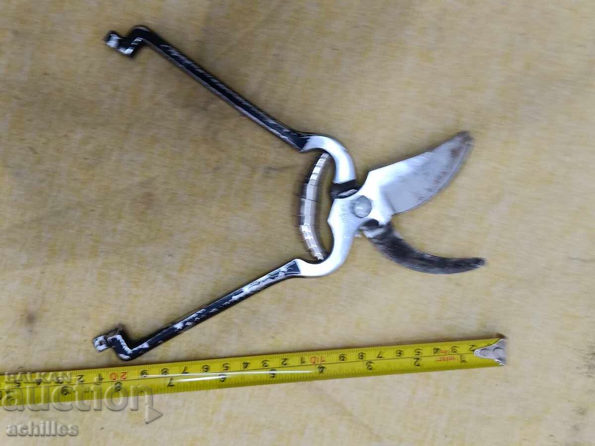 Foarfece vechi cu preț € 3.00 | 5.87 BGN