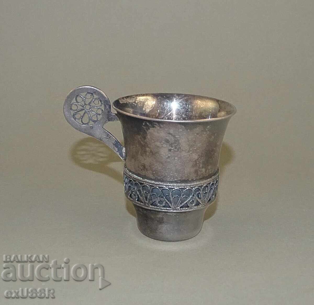 Μικρό ρωσικό μεταλλικό φλιτζάνι κούπα σουβενίρ με τιμή € 5.00 | 9.78 BGN Μικρό ρωσικό μεταλλικό φλιτζάνι κούπα σουβενίρ με τιμή € 5.00 | 9.78 BGN