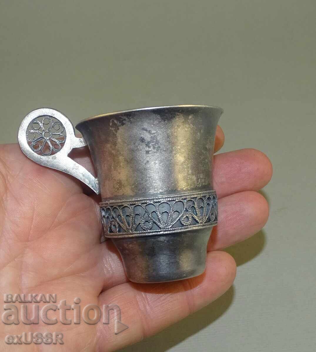 Μικρό ρωσικό μεταλλικό φλιτζάνι κούπα σουβενίρ Μικρό ρωσικό μεταλλικό φλιτζάνι κούπα σουβενίρ