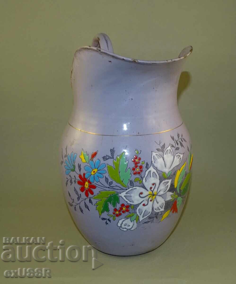 Παλιά κανάτα γλάστρα με όμορφα λουλούδια, σμάλτο Παλιά κανάτα γλάστρα με όμορφα λουλούδια, σμάλτο