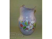 Стара кана съд саксия с красиви цветя, емайл