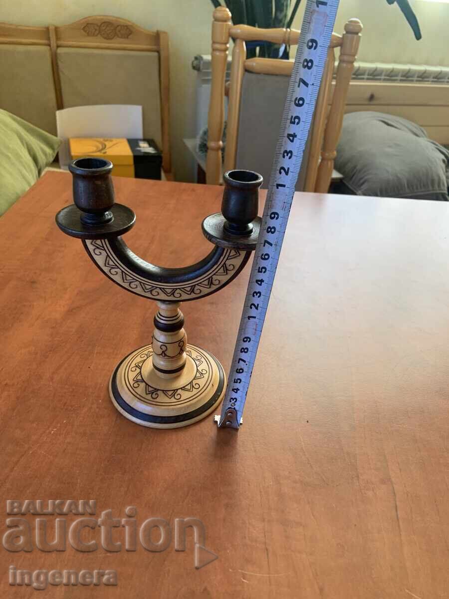 СВЕЩНИК СТАРИНЕН ДЪРВОРЕЗБА РИСУНЪК ПИРОГРАФ ДВОЙКА с цена € 19.00 | 37.16 лв.