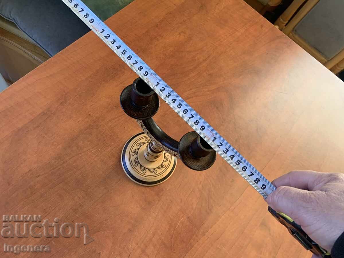 Доставка на СВЕЩНИК СТАРИНЕН ДЪРВОРЕЗБА РИСУНЪК ПИРОГРАФ ДВОЙКА