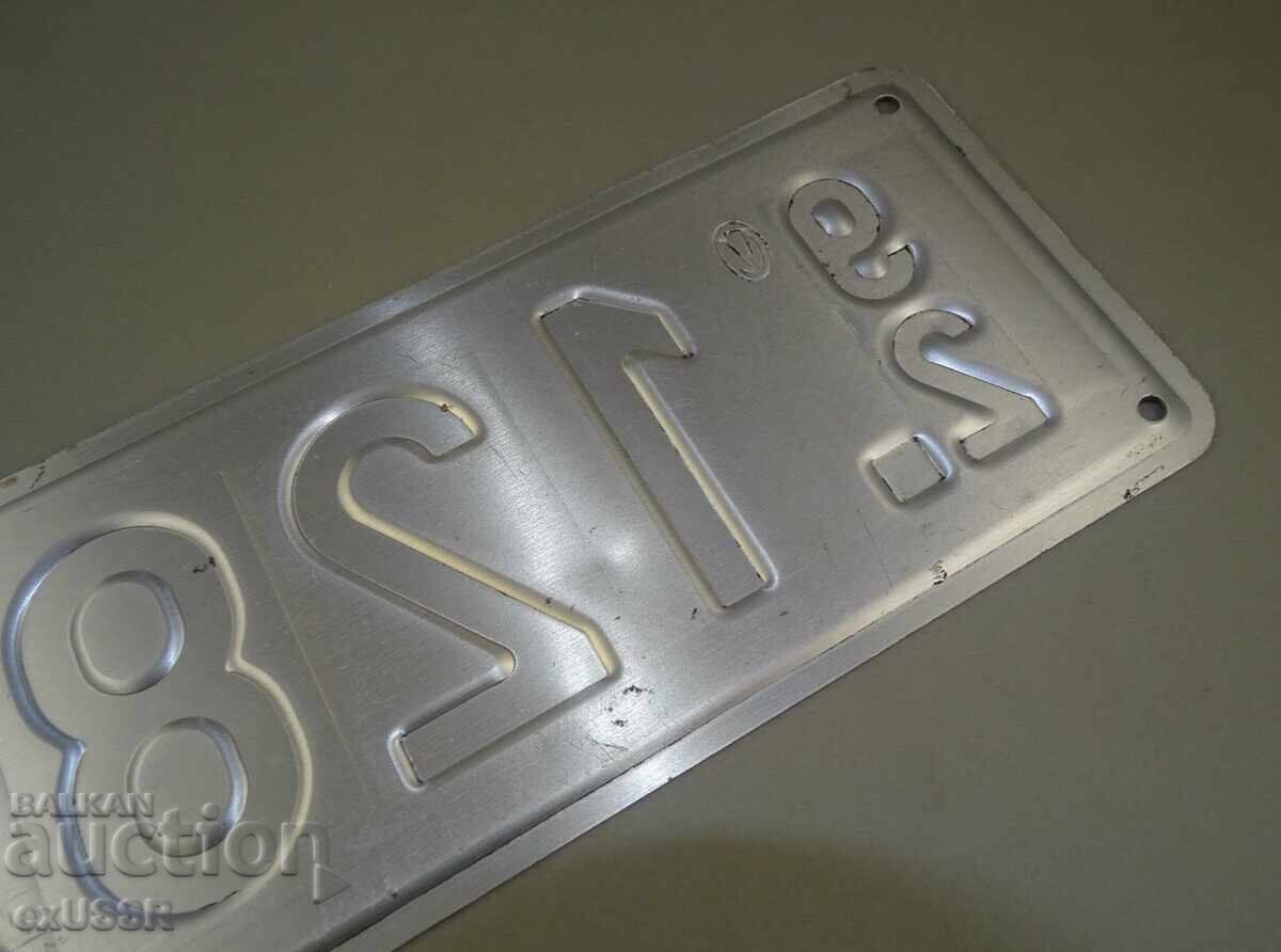 Auction  Foreign temporary registration number red