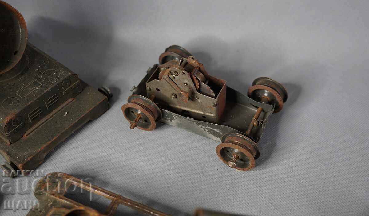 Доставка на Лот части за Стара Немска метална механична играчка танк фар