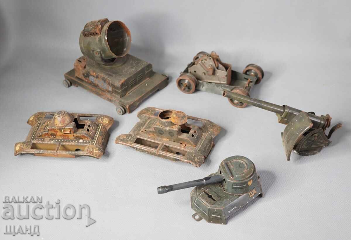 Лот части за Стара Немска метална механична играчка танк фар
