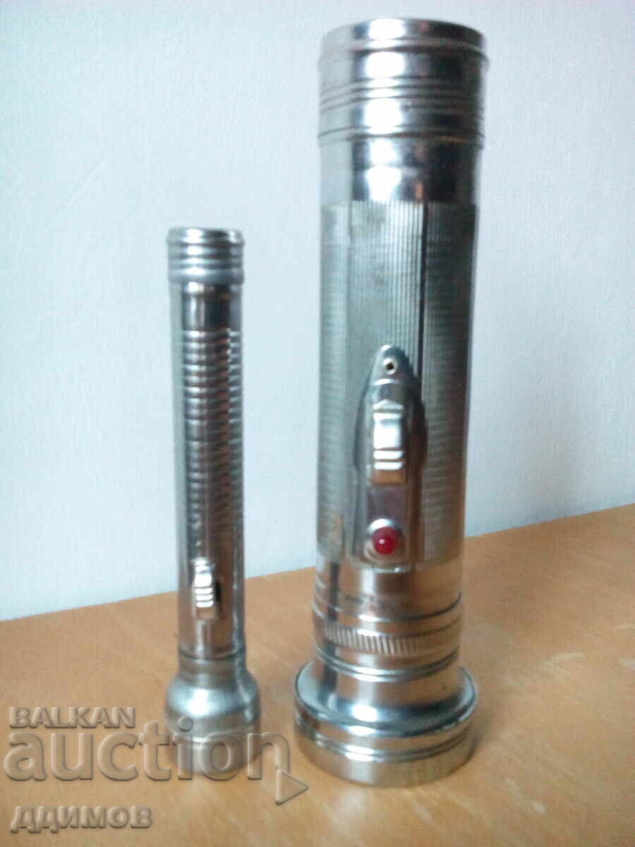 Δύο μεταλλικά προβολείς Δύο μεταλλικά προβολείς