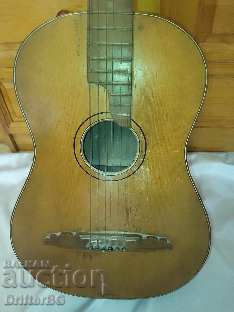 Стара китара „Beethoven“ - 5