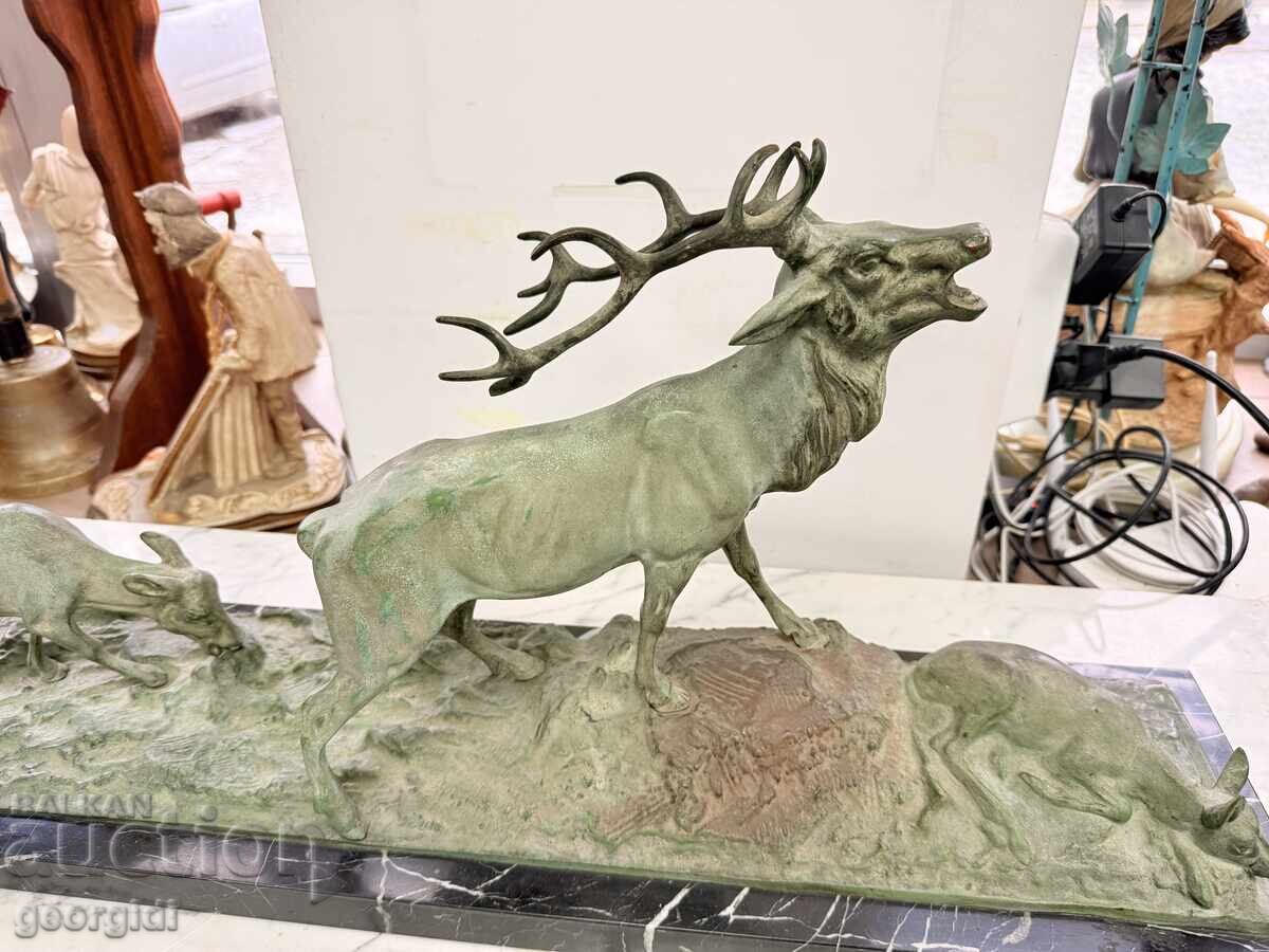 Бронзова композиция / скулптура на елен с кошути. №7814 с цена € 760.00 | 1486.43 лв.