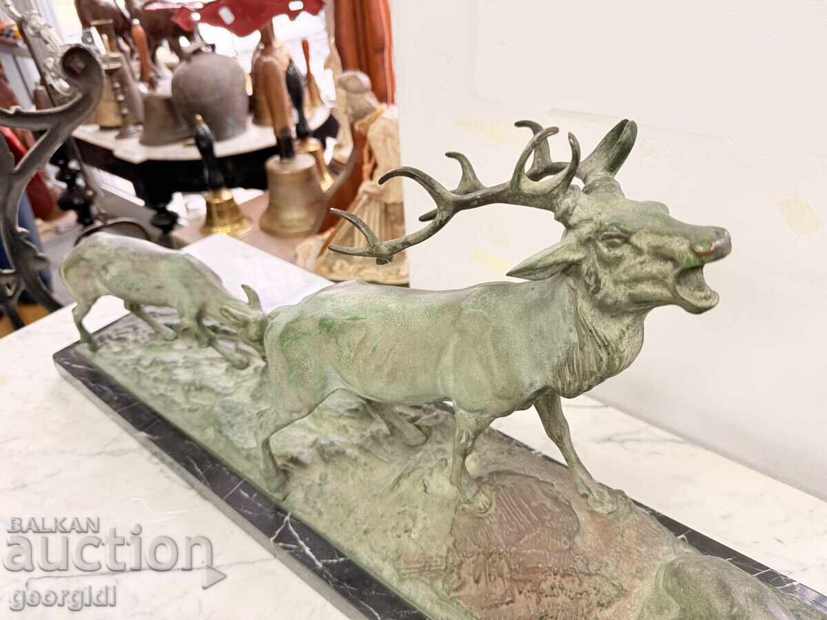 Аукцион Бронзова композиция / скулптура на елен с кошути. №7814