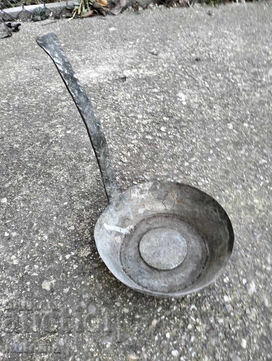 Παλιά χάλκινη κουτάλα