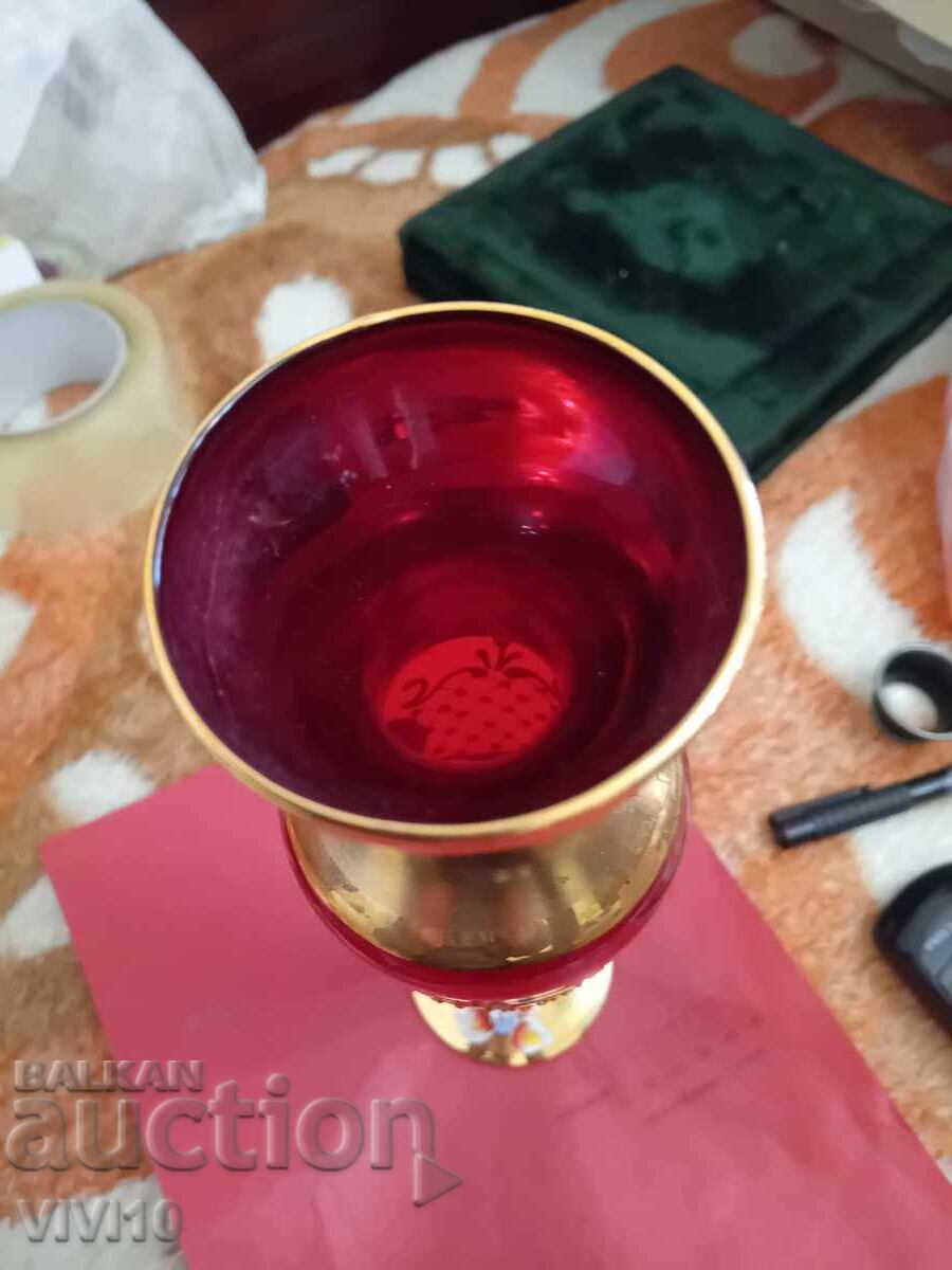 Delivery of Murano glass vase, 30cm