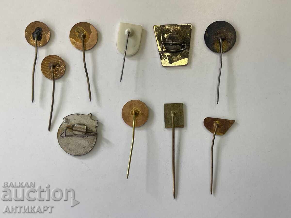 Аукцион 10 броя български комунистически значки и знаци