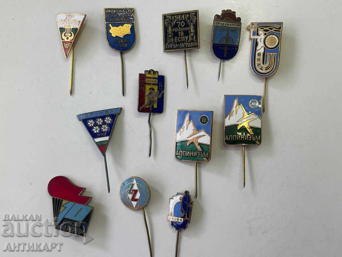 10 bucăți insigne și însemne comuniste bulgare 10 bucăți insigne și însemne comuniste bulgare