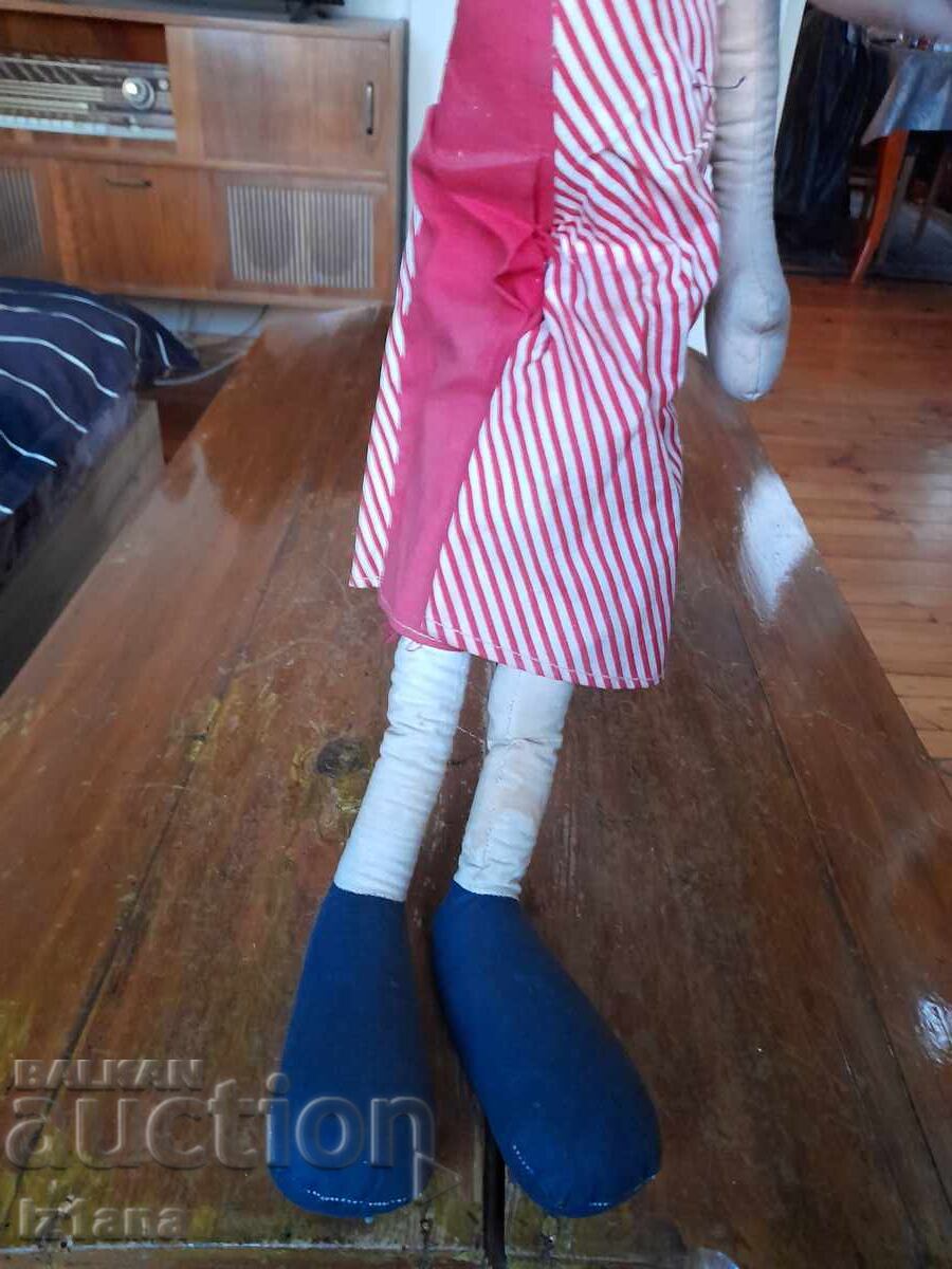 Delivery of Old doll, clown