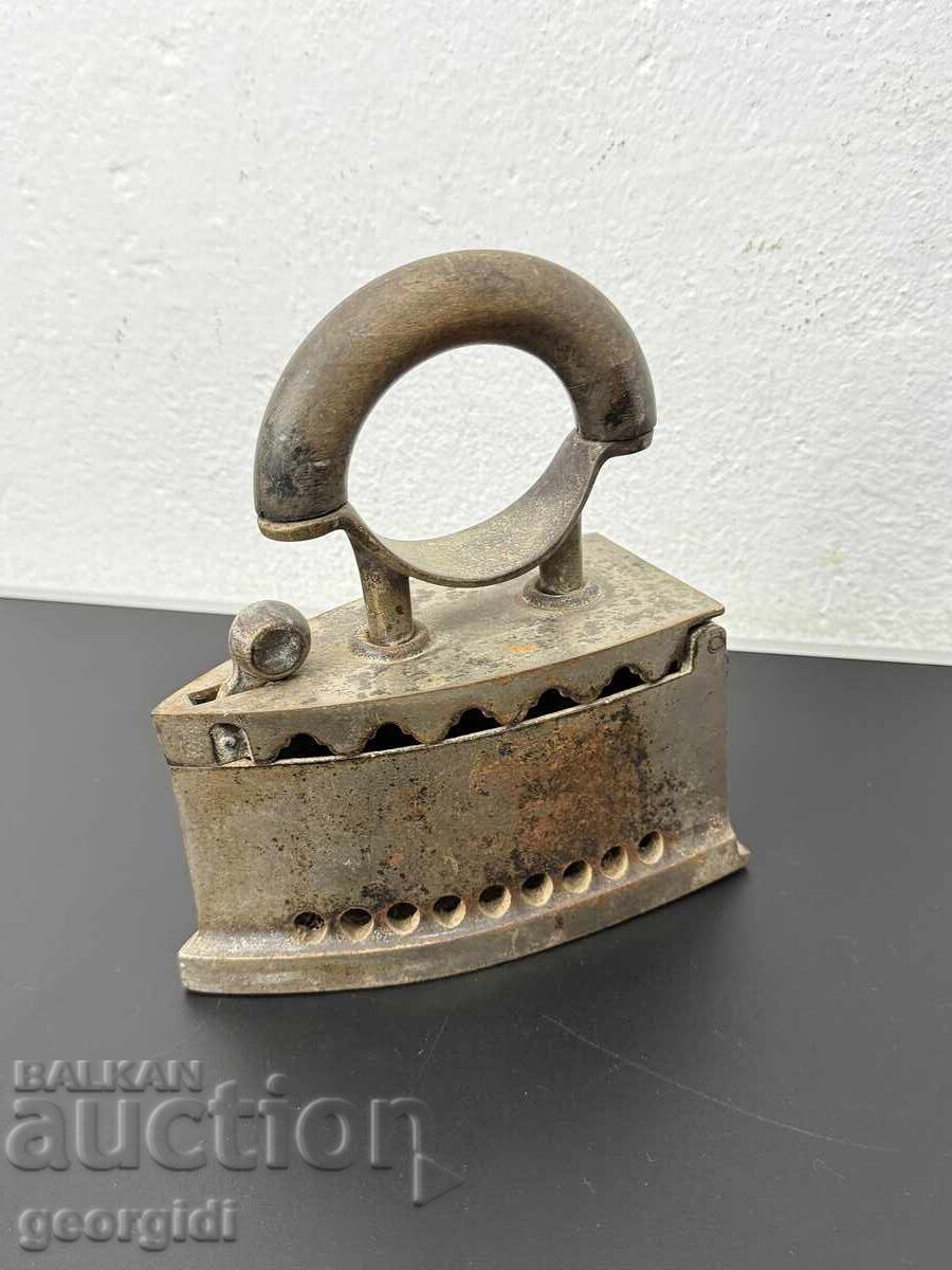 Fier de călcat din fontă pe jar / cărbuni. №7820 cu preț € 30.00 | 58.67 BGN Fier de călcat din fontă pe jar / cărbuni. №7820 cu preț € 30.00 | 58.67 BGN