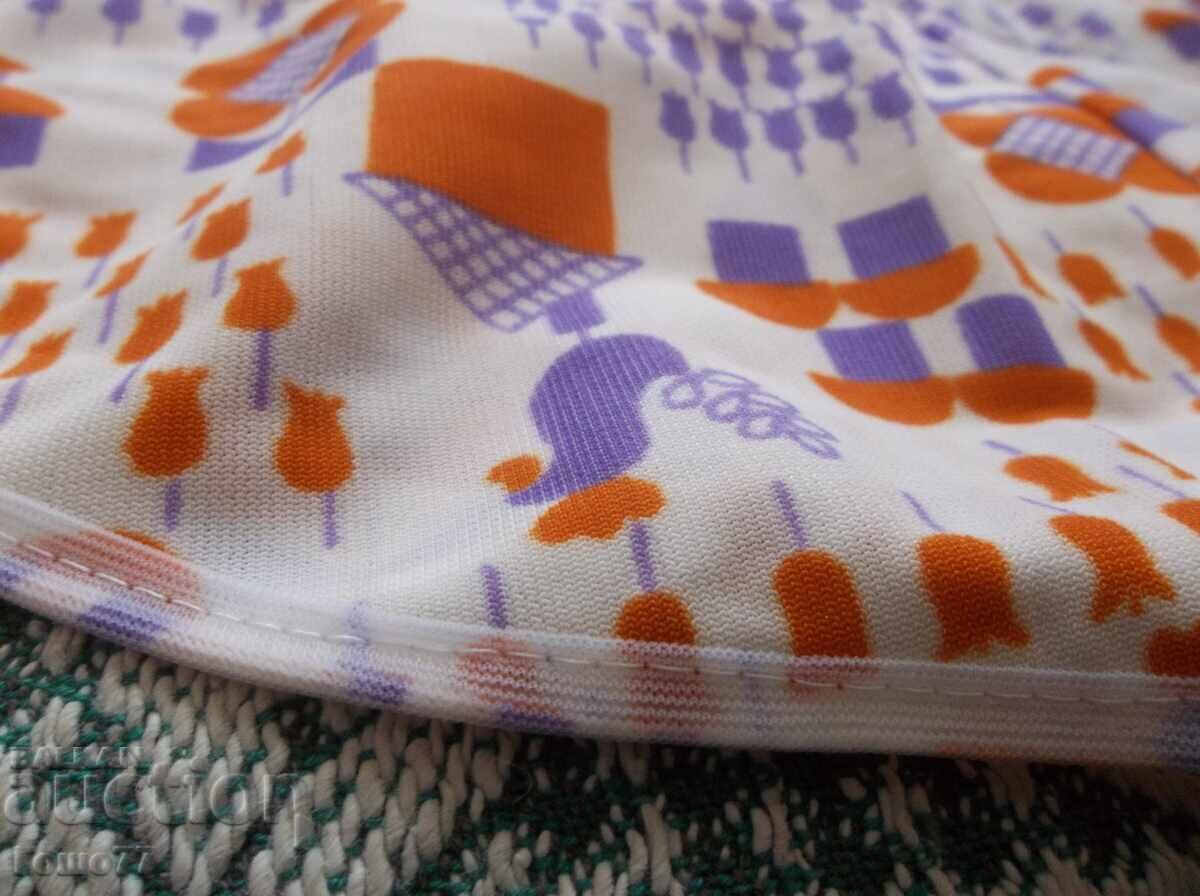 Șorțuri cu preț € 2.00 | 3.91 BGN Șorțuri cu preț € 2.00 | 3.91 BGN