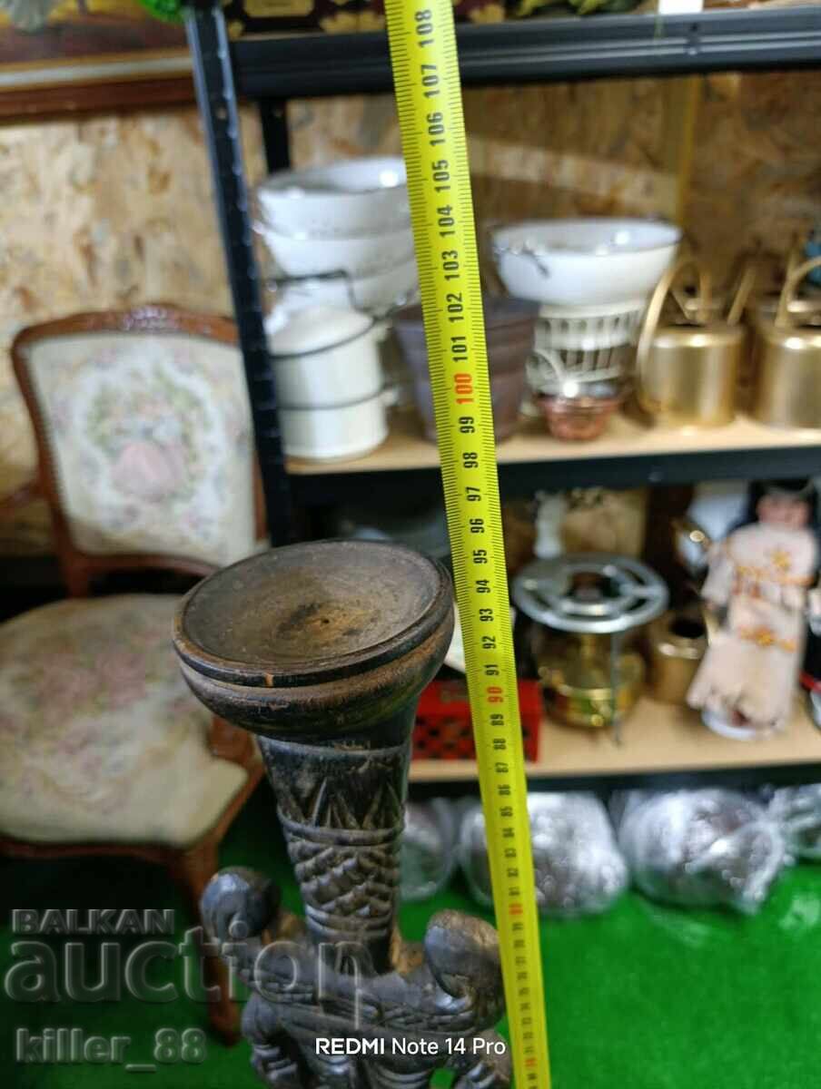 Licitație Veche sfeșnic înalt sculptat în lemn