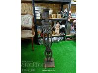 Παλιό ψηλό κηροπήγιο ξυλόγλυπτο