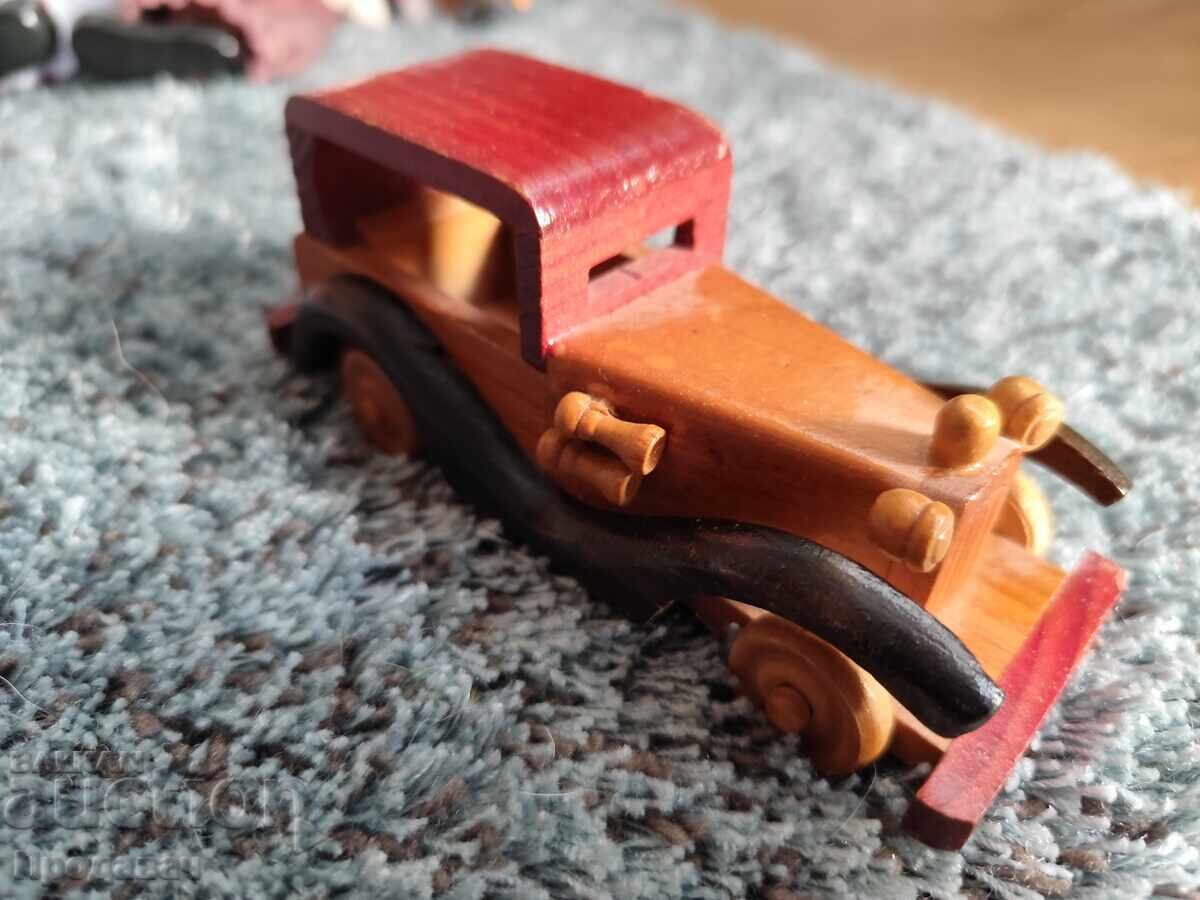 Livrarea Mașină din lemn pentru decorațiuni