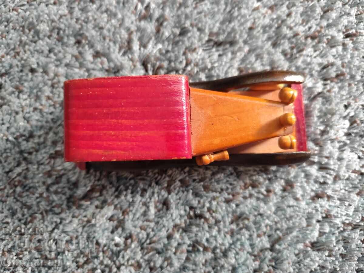 Mașină din lemn pentru decorațiuni - 5