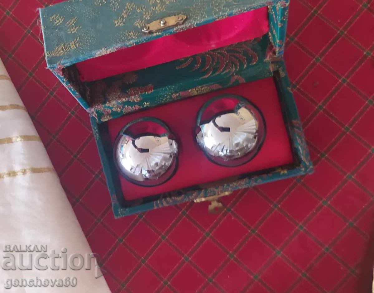 Αντίκες κινέζικες μπάλες χαλάρωσης Μπαοντίνγκ με τιμή € 15.00 | 29.34 BGN Αντίκες κινέζικες μπάλες χαλάρωσης Μπαοντίνγκ με τιμή € 15.00 | 29.34 BGN