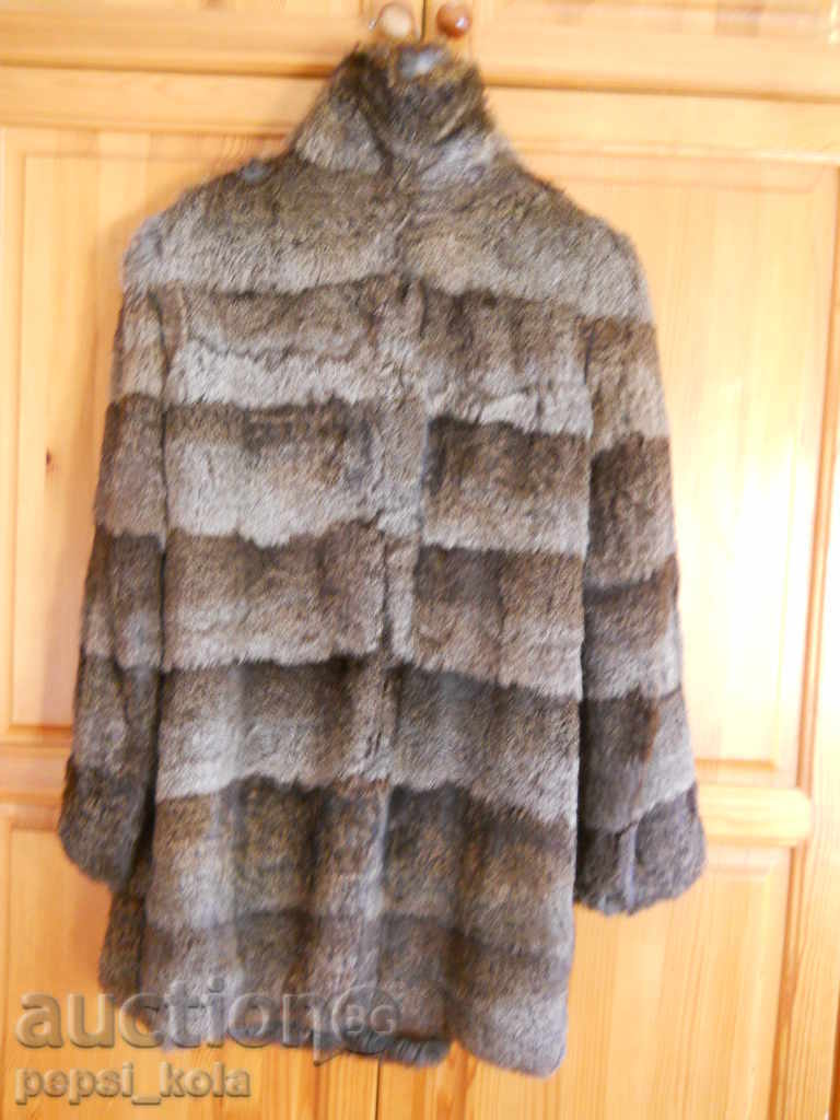 Palton de damă din piele de iepure cu preț € 15.00 | 29.34 BGN