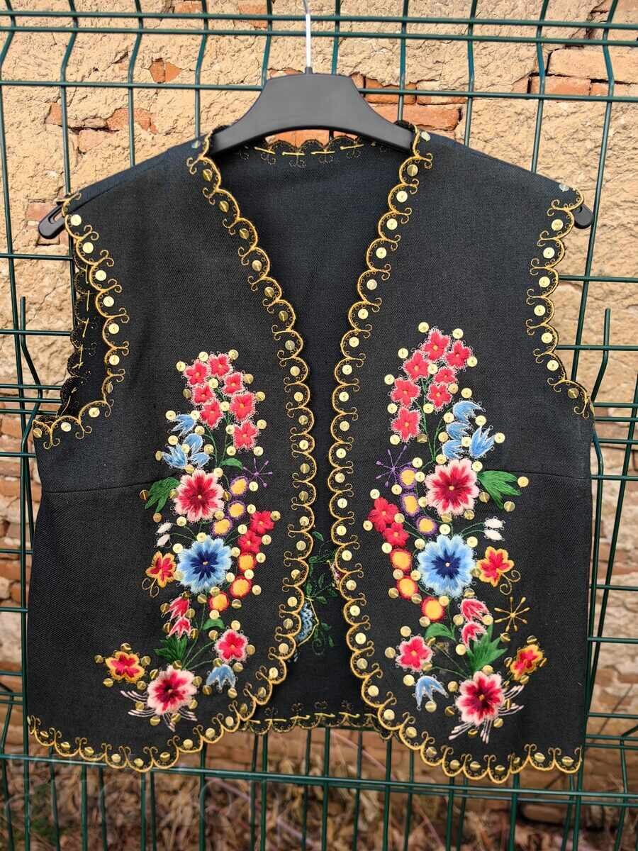 Доставка на ЕЛЕК ЕЛЕЧЕ НОСИЯ БОГАТА БРОДЕРИЯ Доставка на ЕЛЕК ЕЛЕЧЕ НОСИЯ БОГАТА БРОДЕРИЯ