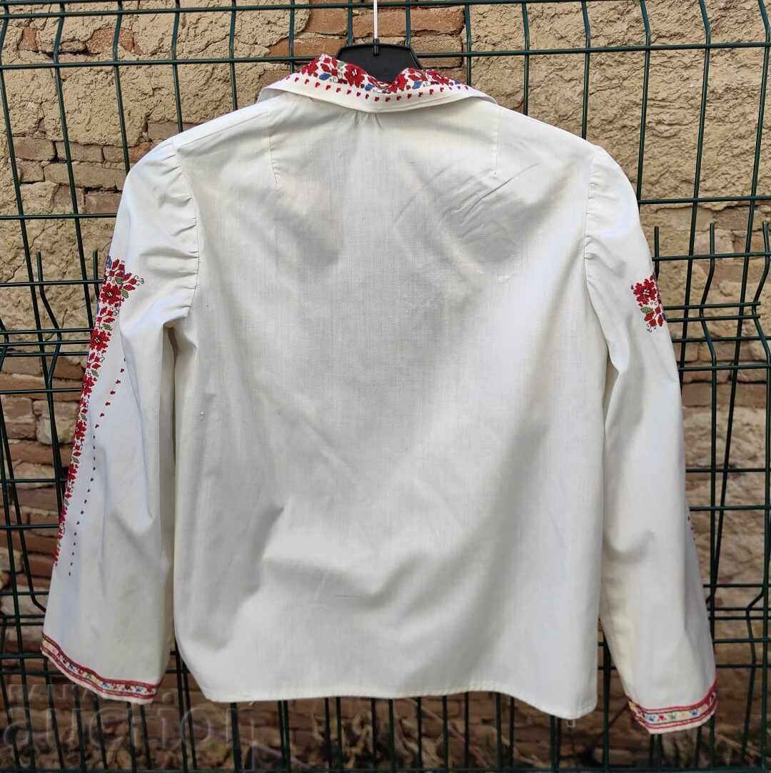 Γυναικεία παραδοσιακή πουκαμίσα με πλούσια κεντήματα - 5