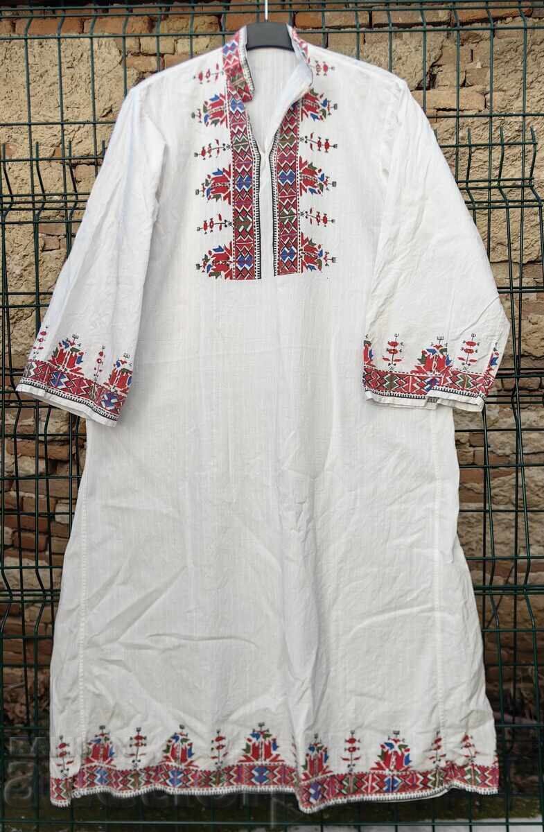 CĂMAȘĂ PORT POPULAR, BRODERIILE SUNT IMPRIMATE CĂMAȘĂ PORT POPULAR, BRODERIILE SUNT IMPRIMATE