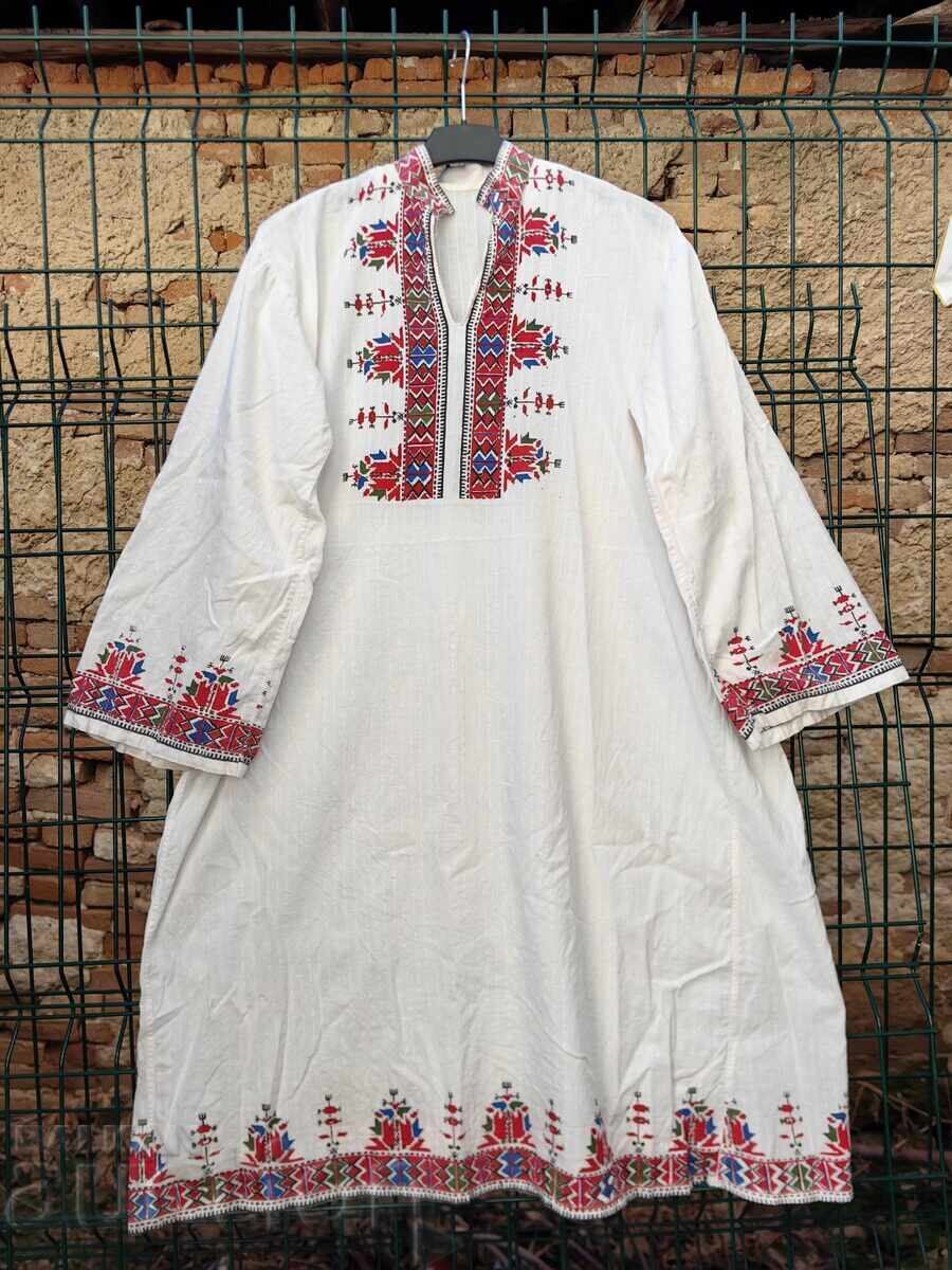 CĂMAȘĂ PORT POPULAR, BRODERIILE SUNT IMPRIMATE CĂMAȘĂ PORT POPULAR, BRODERIILE SUNT IMPRIMATE