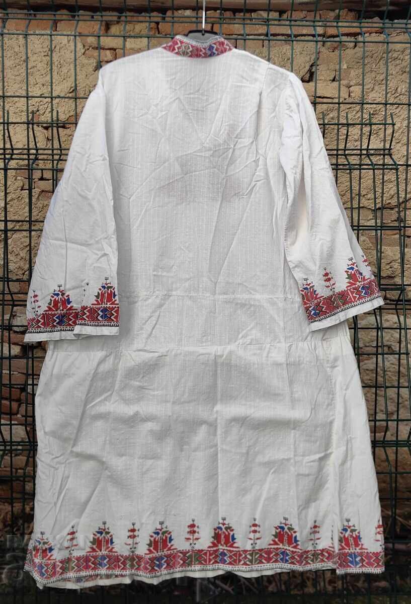 CĂMAȘĂ PORT POPULAR, BRODERIA ESTE IMPRIMATĂ, STRÂMTĂ ÎN ANUMITE LOCURI - 6 CĂMAȘĂ PORT POPULAR, BRODERIA ESTE IMPRIMATĂ, STRÂMTĂ ÎN ANUMITE LOCURI - 6