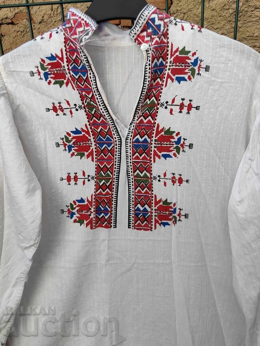 Licitație CĂMAȘĂ PORT POPULAR, BRODERIILE SUNT IMPRIMATE Licitație CĂMAȘĂ PORT POPULAR, BRODERIILE SUNT IMPRIMATE