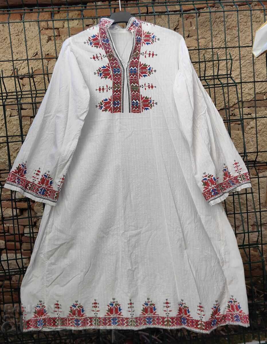 CĂMAȘĂ PORT POPULAR, BRODERIILE SUNT IMPRIMATE CĂMAȘĂ PORT POPULAR, BRODERIILE SUNT IMPRIMATE