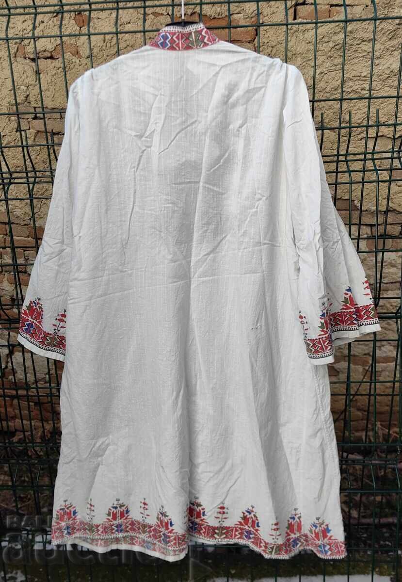 Livrarea CĂMAȘĂ PORT POPULAR, BRODERIA ESTE IMPRIMATĂ, STRÂMTĂ ÎN ANUMITE LOCURI Livrarea CĂMAȘĂ PORT POPULAR, BRODERIA ESTE IMPRIMATĂ, STRÂMTĂ ÎN ANUMITE LOCURI