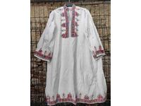 CĂMAȘĂ PORT POPULAR, BRODERIA ESTE IMPRIMATĂ, STRÂMTĂ ÎN ANUMITE LOCURI