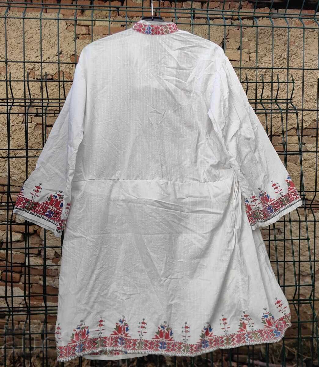 CĂMAȘĂ PORT POPULAR, BRODERIA ESTE IMPRIMATĂ, STRÂMTĂ ÎN ANUMITE LOCURI - 6 CĂMAȘĂ PORT POPULAR, BRODERIA ESTE IMPRIMATĂ, STRÂMTĂ ÎN ANUMITE LOCURI - 6